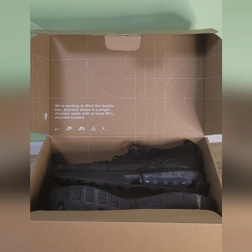 Nike Air Max Flyknit Racer Men's Black Athletic Shoe NWT 13 - Picture 2 of 10